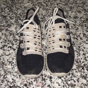 UA Women’s Speedform’s Sz 7.5